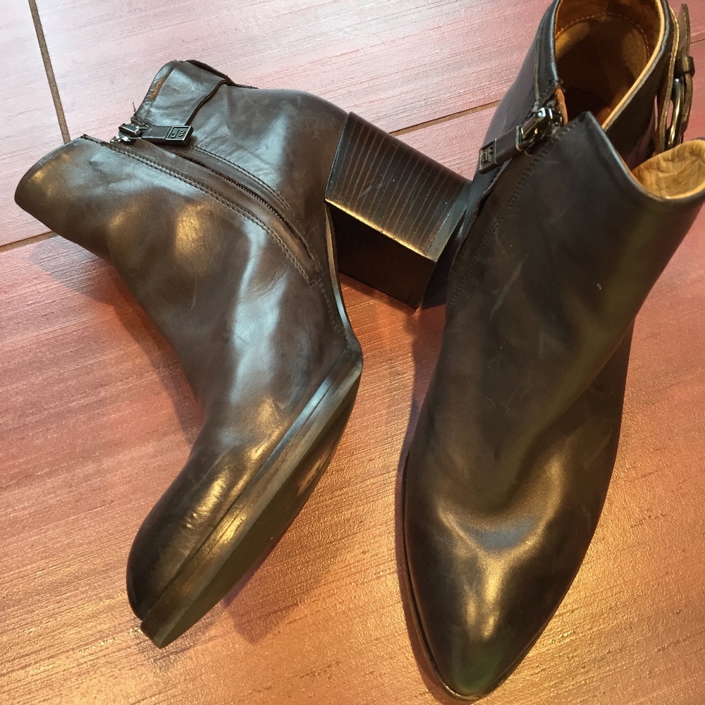 Almost new Alberto Fermani ankle boots
